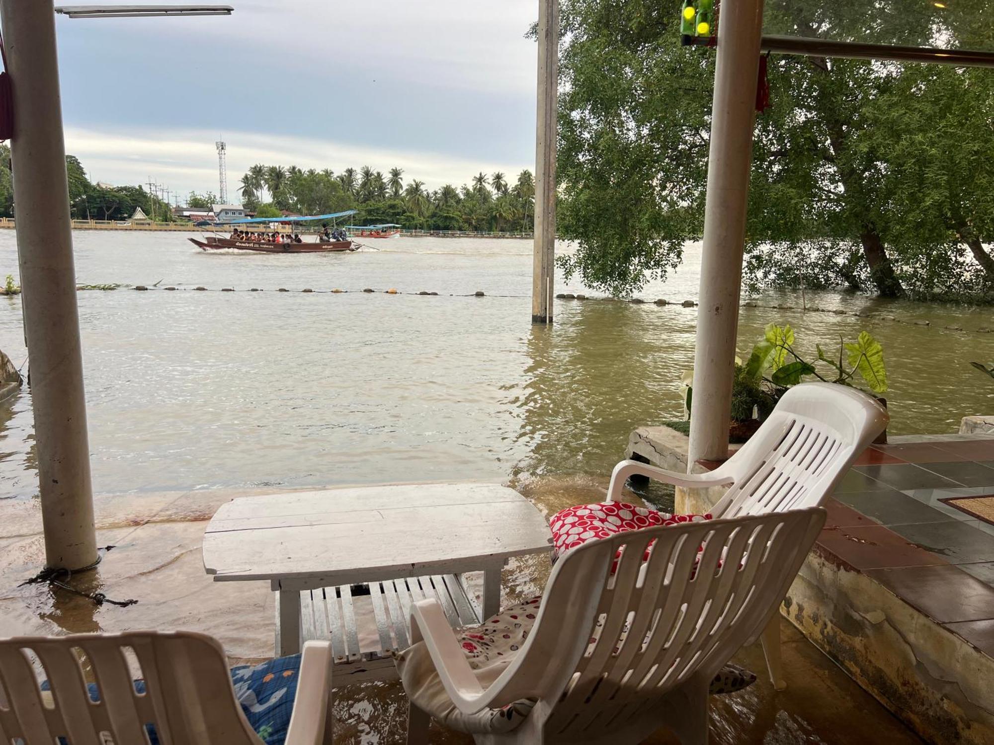 Se'Sun Amphawa Hotel Ngoại thất bức ảnh
