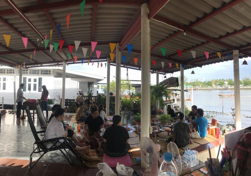 Se'Sun Amphawa Hotel Ngoại thất bức ảnh