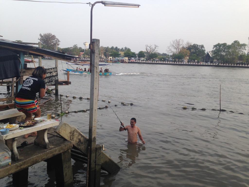 Se'Sun Amphawa Hotel Ngoại thất bức ảnh